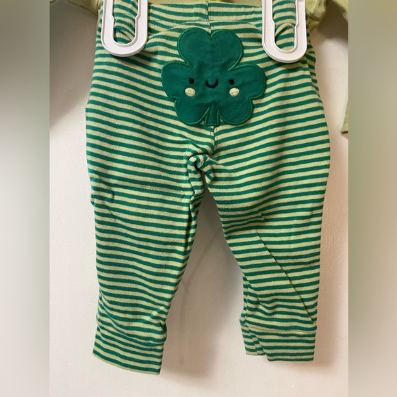 Carter’s St. Patrick’s Day 2 piece set Little and Lucky 9 months - Picture 4 of 6